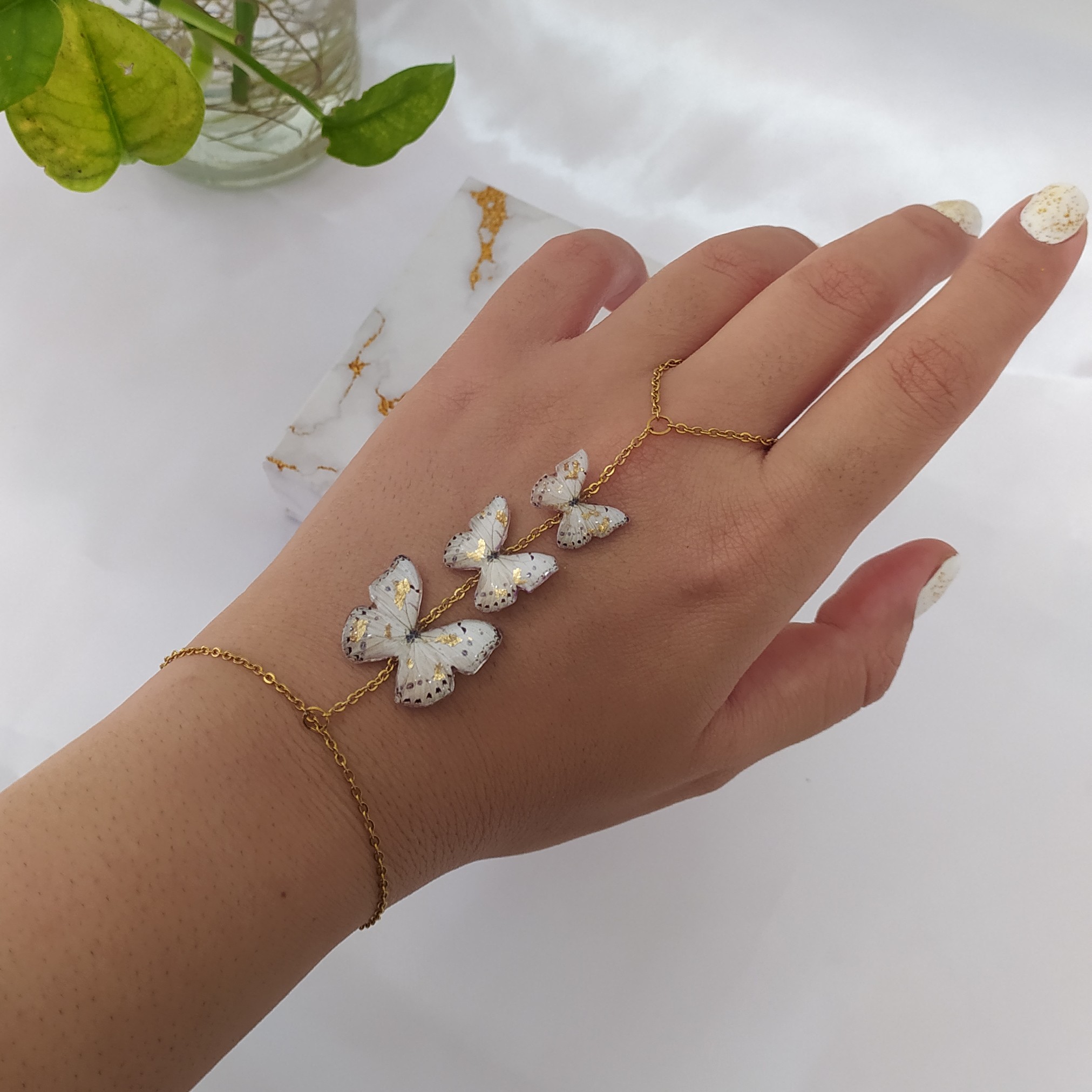 تمیمه سه پروانه 