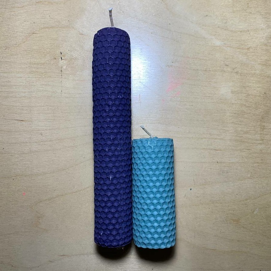 شمع موم عسلی دستساز ، سایز 18 و 9 قطر3ونیم، ست دوتایی ابی و بنفش تیره