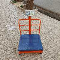 باسکول ترازوی 700 کیلویی چرخ دار سایز صفحه 60 در 60 ( هزینه باربری با خریدار )