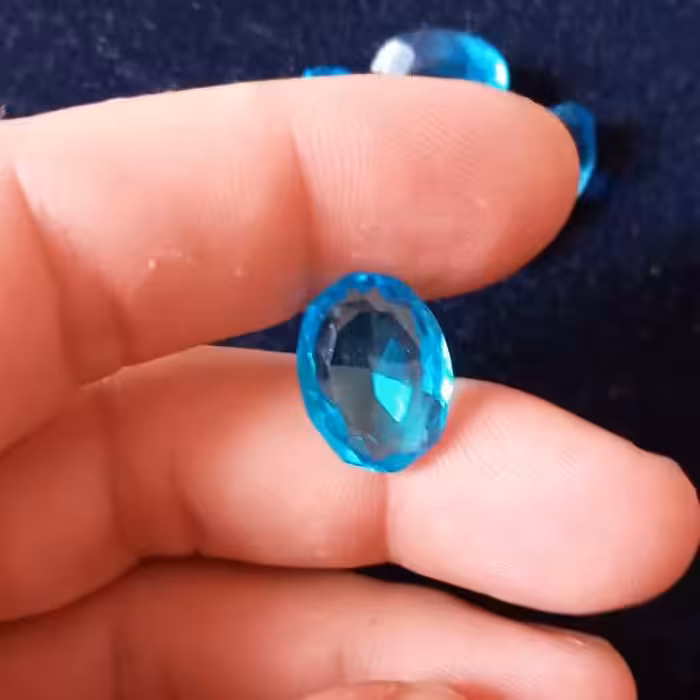 جواهر توپاز آبی خوشرنگ و با کیفیت