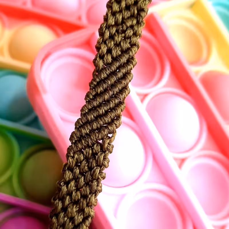 دسنبند میکرومکرومه دانا بافت ساده و جذاب