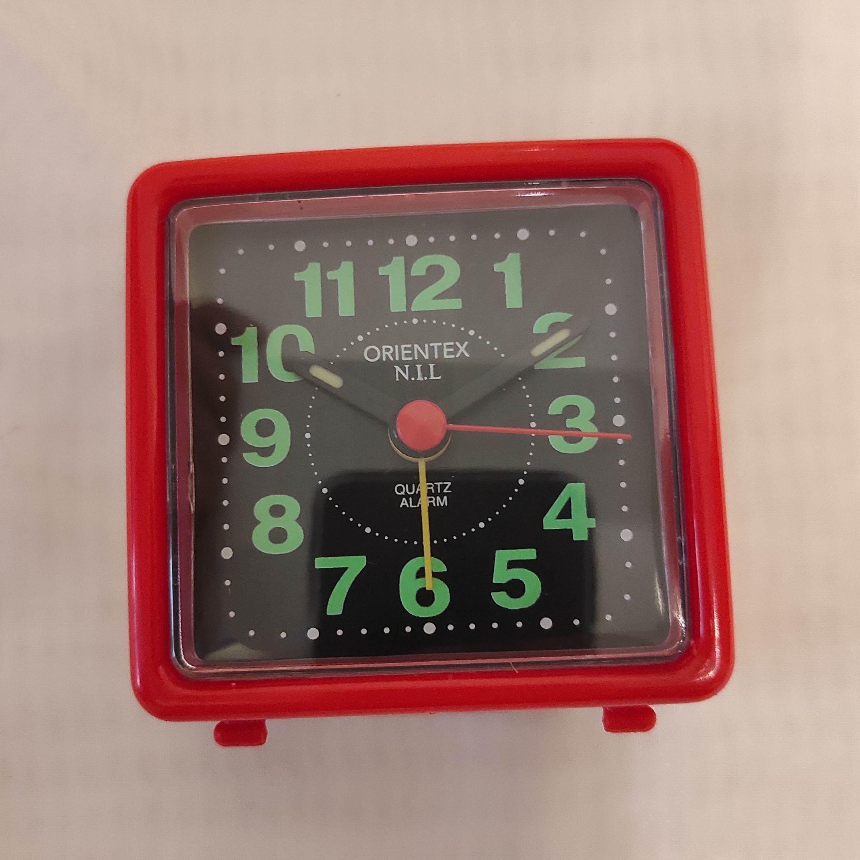 ساعت رومیزی زنگ دار اورینتکس قرمز