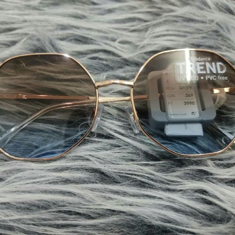 عینک ترند یو وی 400  بسیار زیبا و شیک دارای شناسنامه اصالت کالا