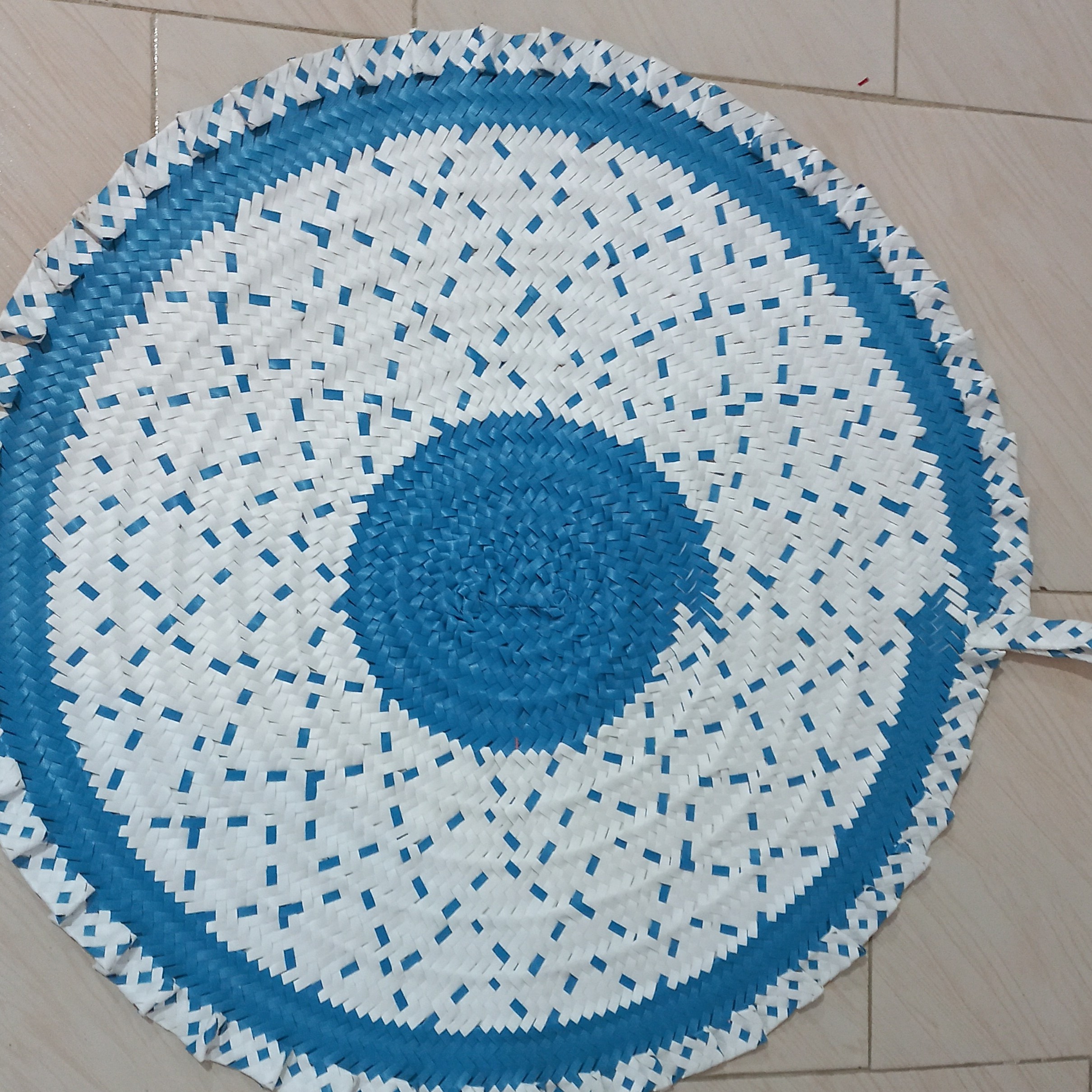 سفره تسمه بافی هنردست گیلانیان طرح دور چین دارقطر90 سانت ارسال رایگان