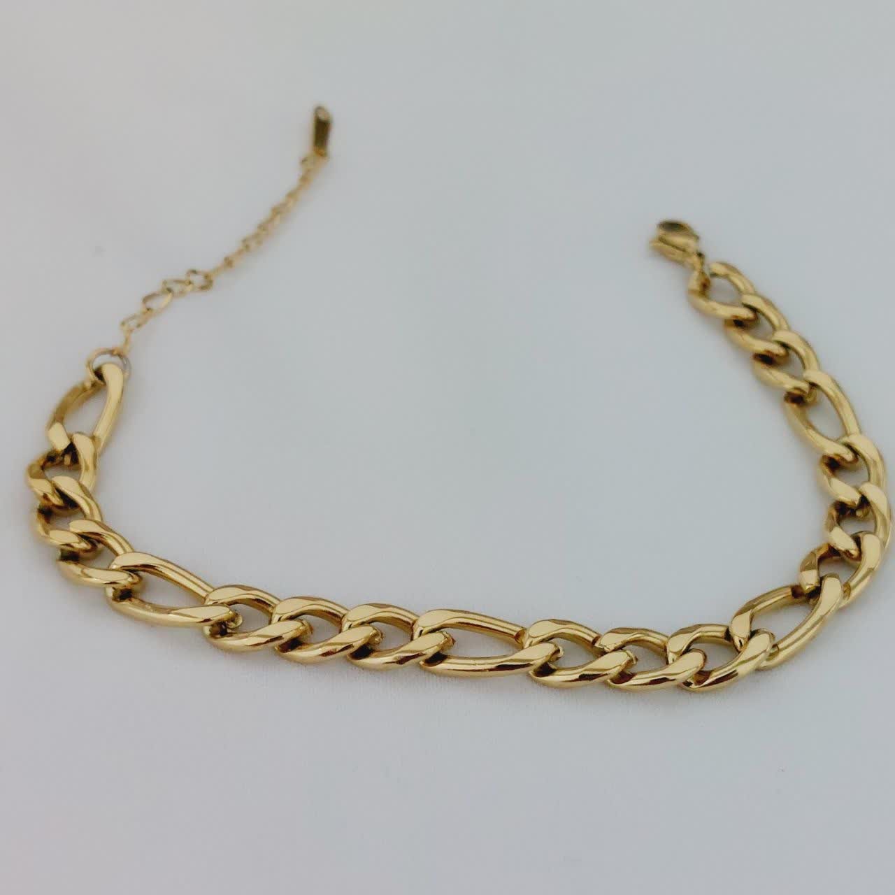 دستبند فیگارو کد10439 طرح طلا.استاینلس استیل.آبکاری طلا.رنگ ثابت.ضدحساسیت