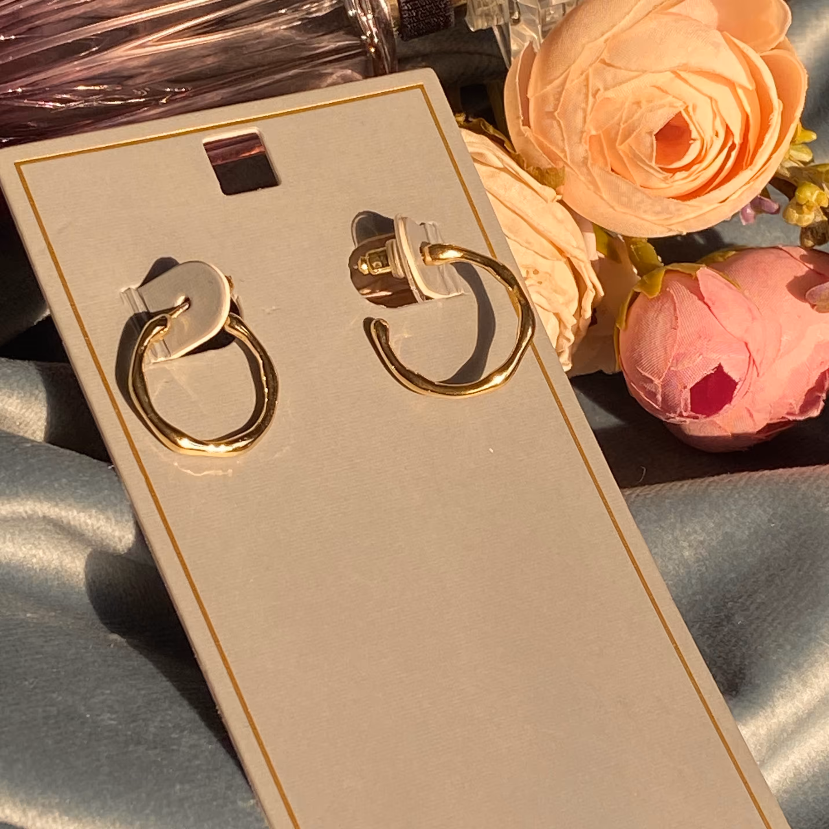 گوشواره نیم حلقه ای میخی کادو تولد