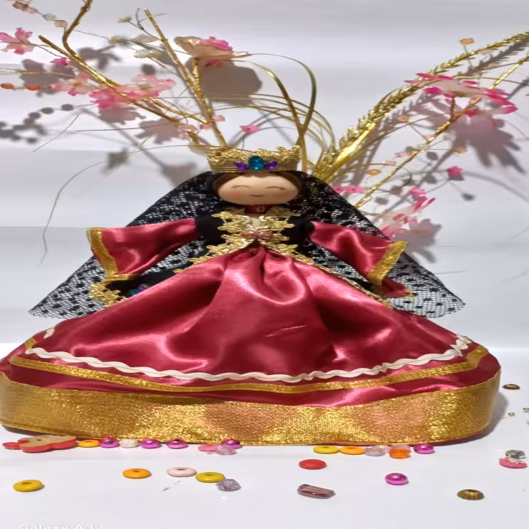 عروسک با لباس محلی آذری 