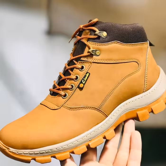 کفش نیم بوت مردانه مدل کلارک رنگ مشکی عسلی  سایزبندی 40تا44 ارسال رایگان 