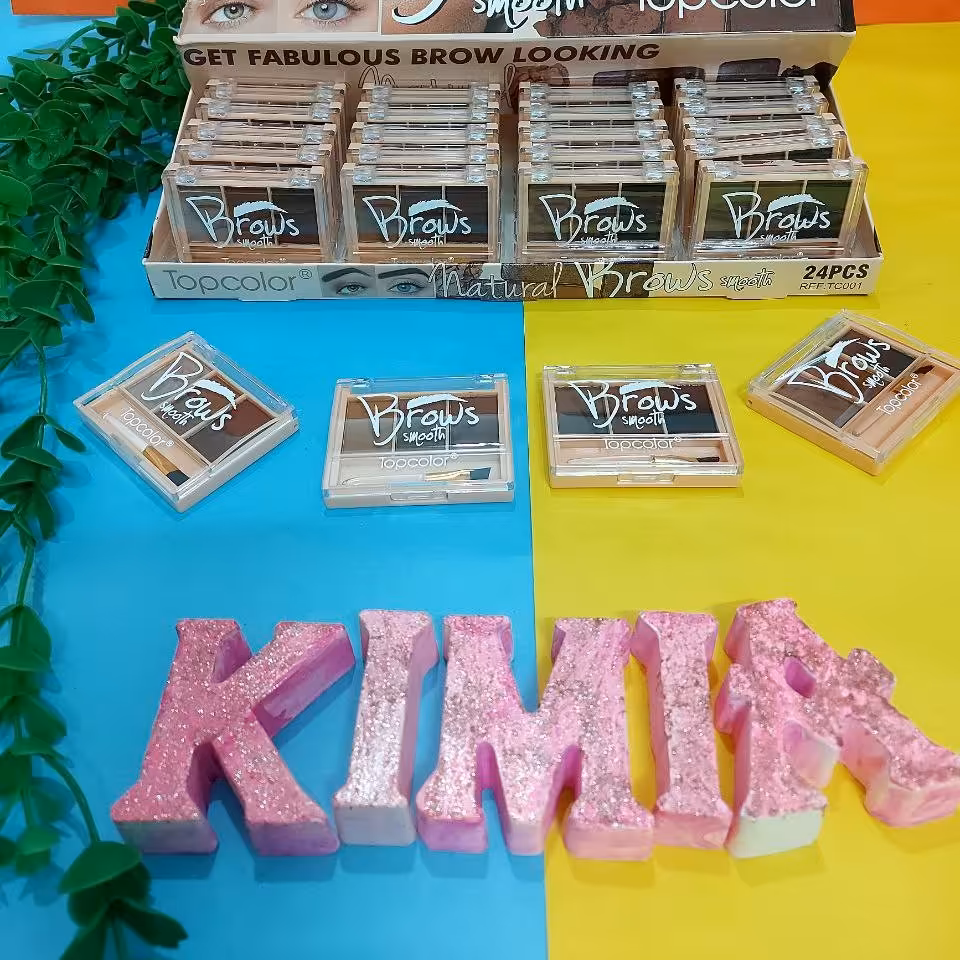 سایه ابرو 3 رنگ دودوگرل DoDogirl دارای 4 طیف رنگی در هر پالت بافت پودری نرم و سبک