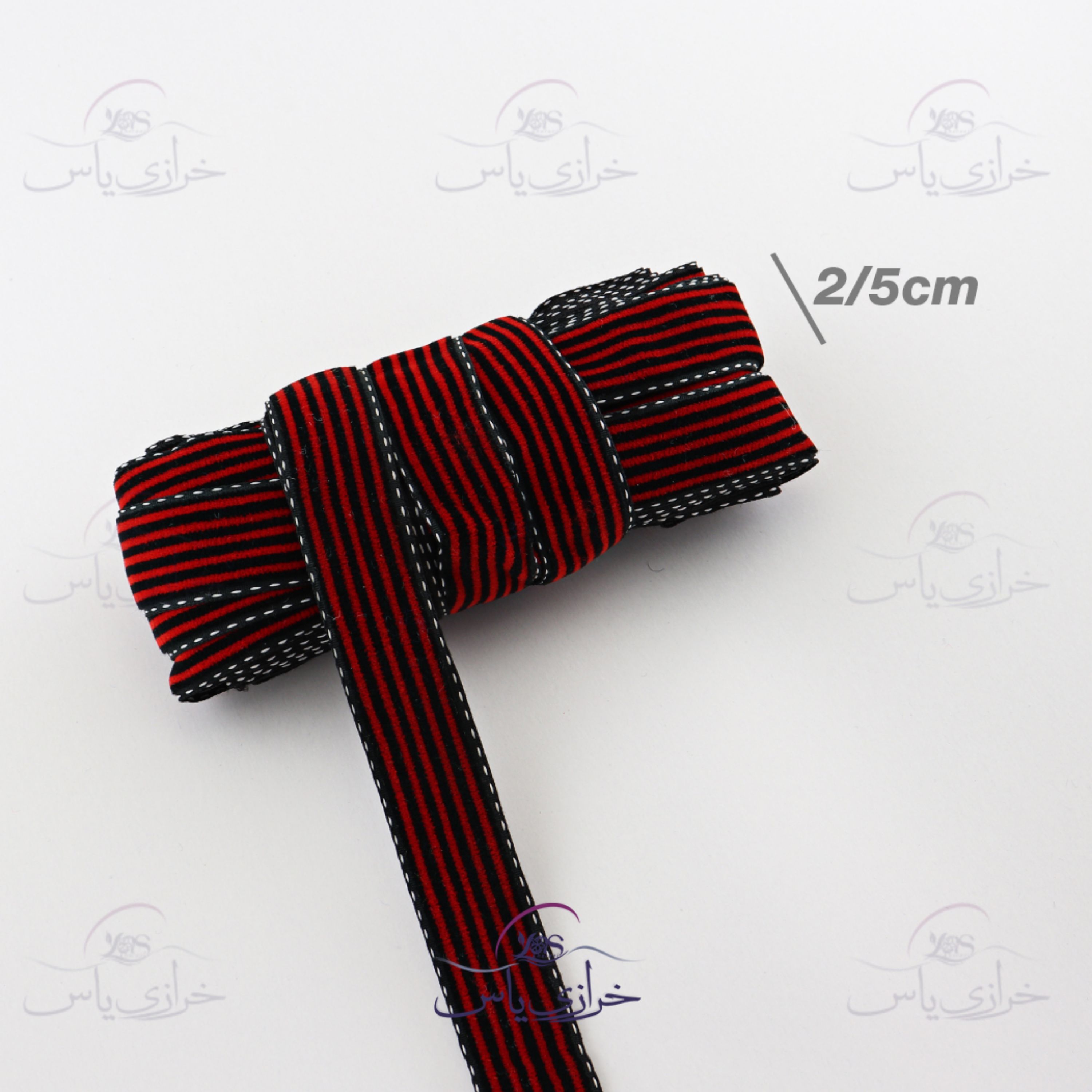 نوار مخمل دو و نیم سانتی توپ 10 متری کد 7 مناسب برای استفاده به عنوان نوار لباس