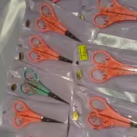 قیچی کوتاهی ابرو جنس خوب طلایی 