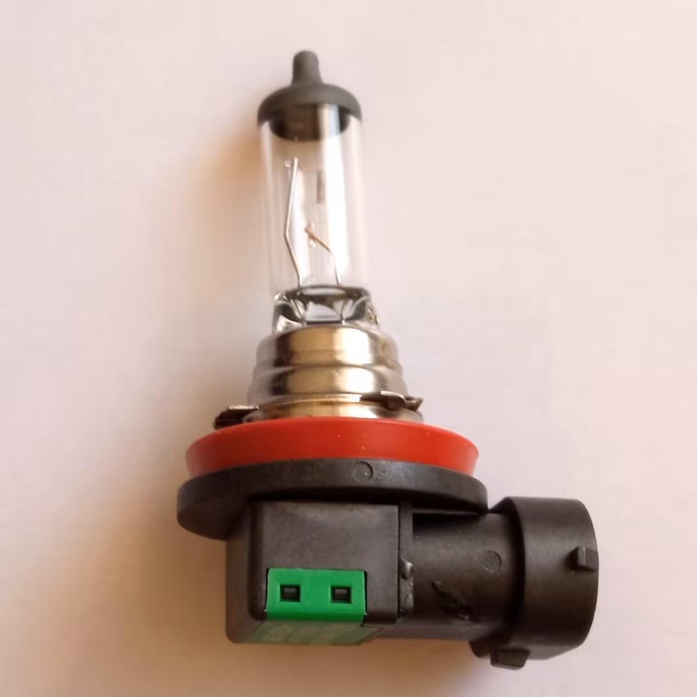 لامپ اچ16 ،ولتاژ کار 12 ولت،55وات ،برند باکیفیت وارداتی.ویتکار