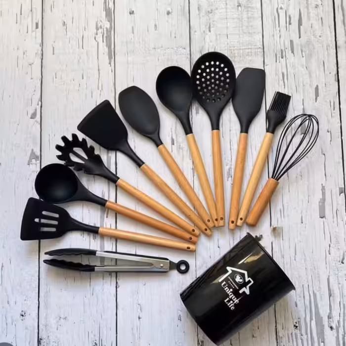 ست کفگیر 12 پارچه سیلیکونی دسته چوبی 