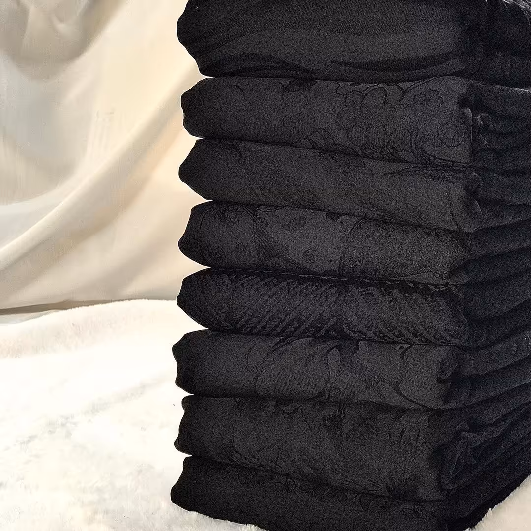 پارچه ژاکارد تورک مشکی مناسب برای مانتو شومیز شلوار و کت