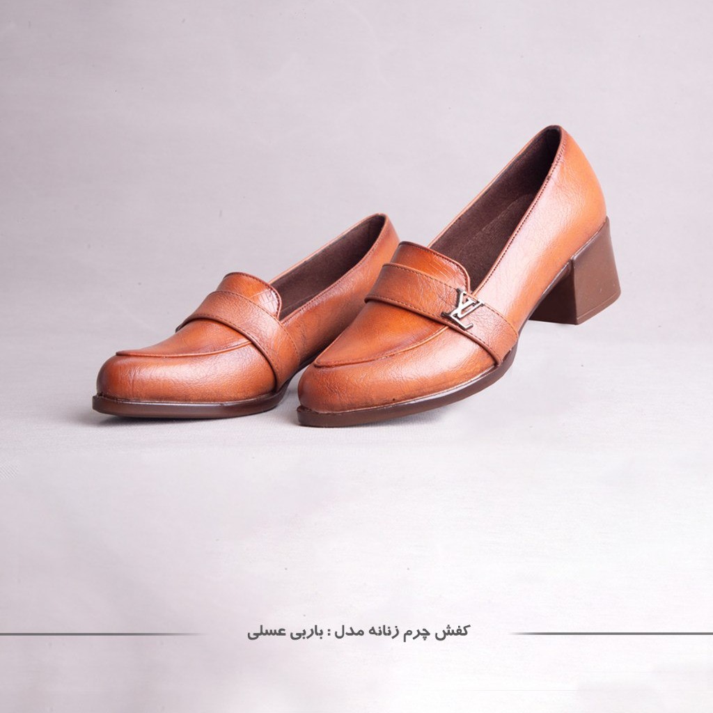 کفش چرم زنانه پاشنه دار مدل LV باربی رنگ عسلی سایز 37 تا 41