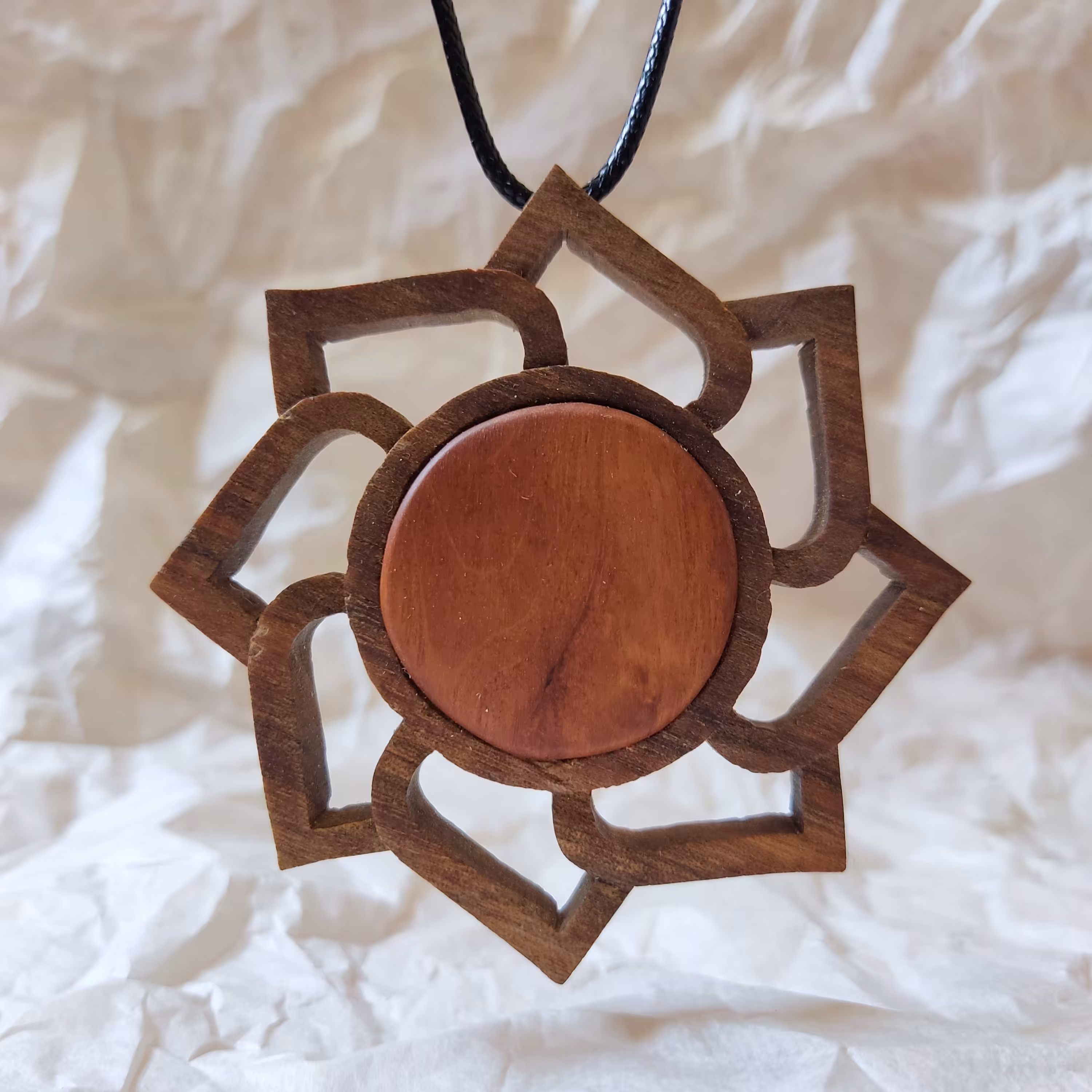 رو مانتویی چوبی دست ساز طرح شمسه