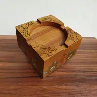 زیرسیگاری چوبی با اجرای نقوش سنتی