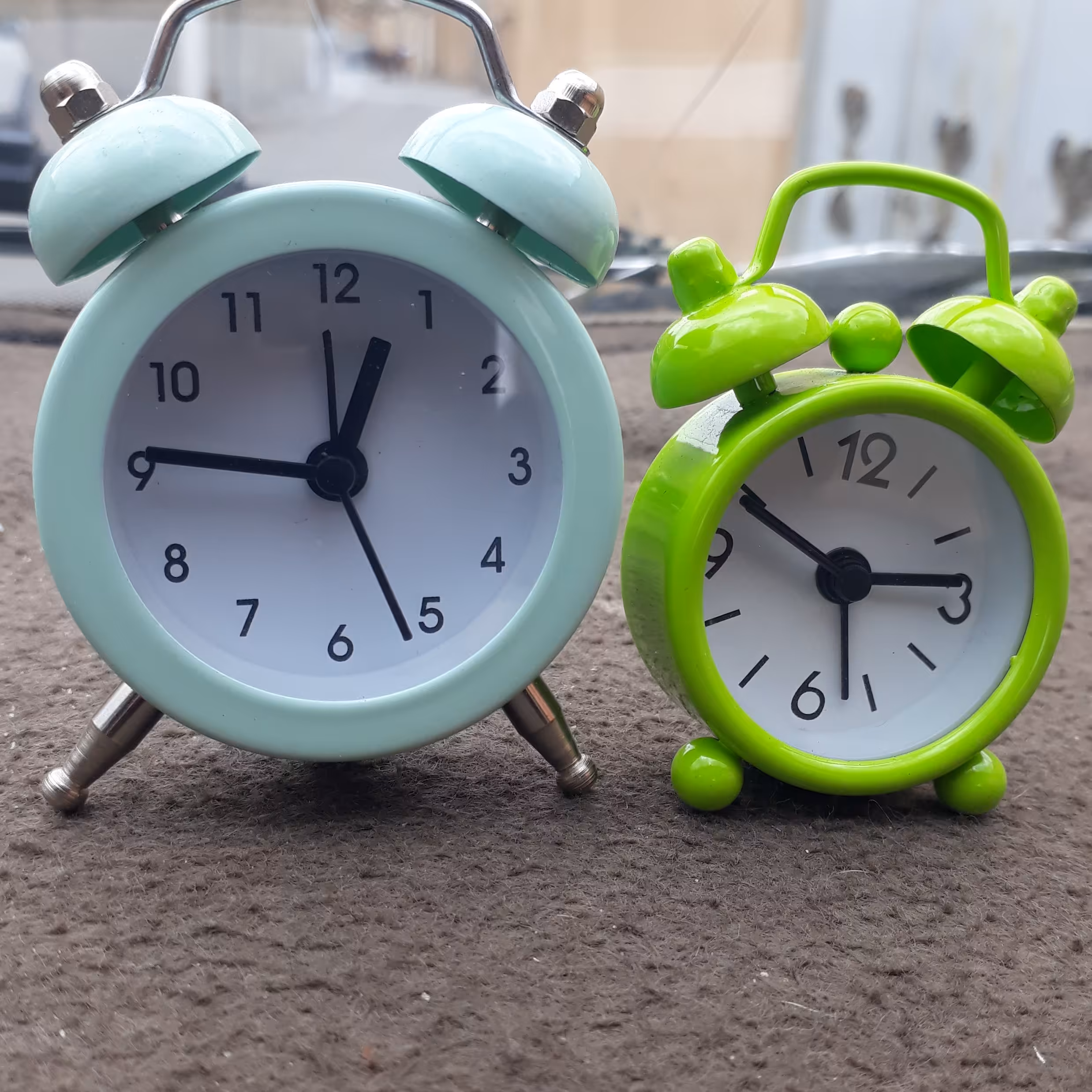 ساعت رومیزی