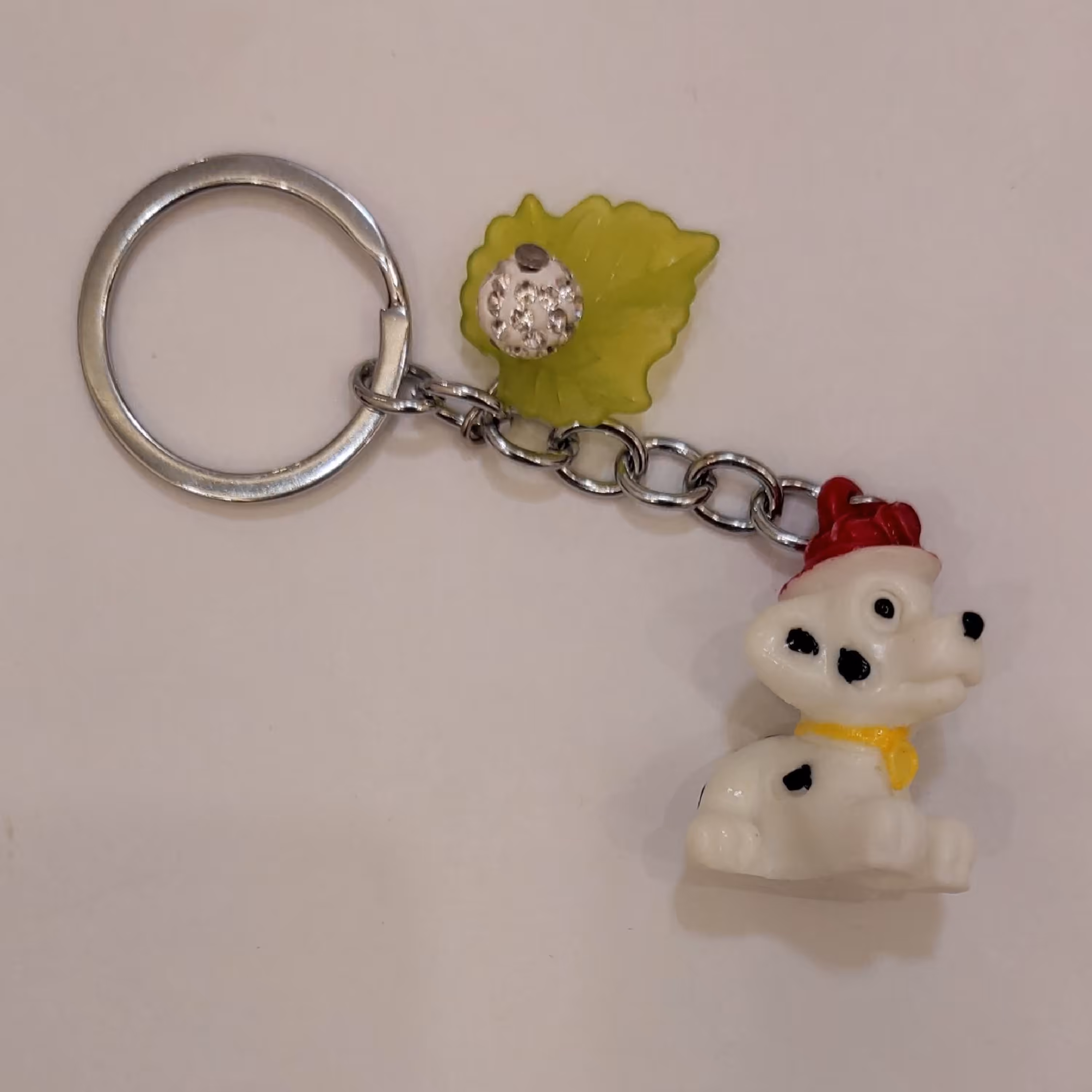 جاکلیدی سگ نشسته