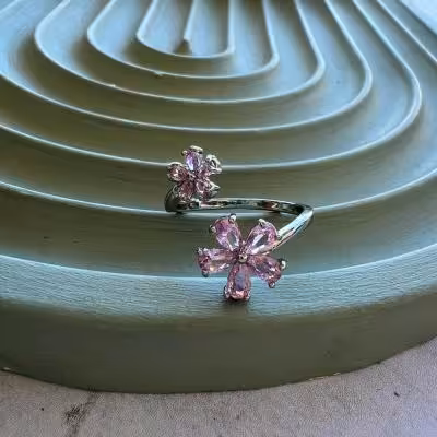 انگشتر شکوفه صورتی