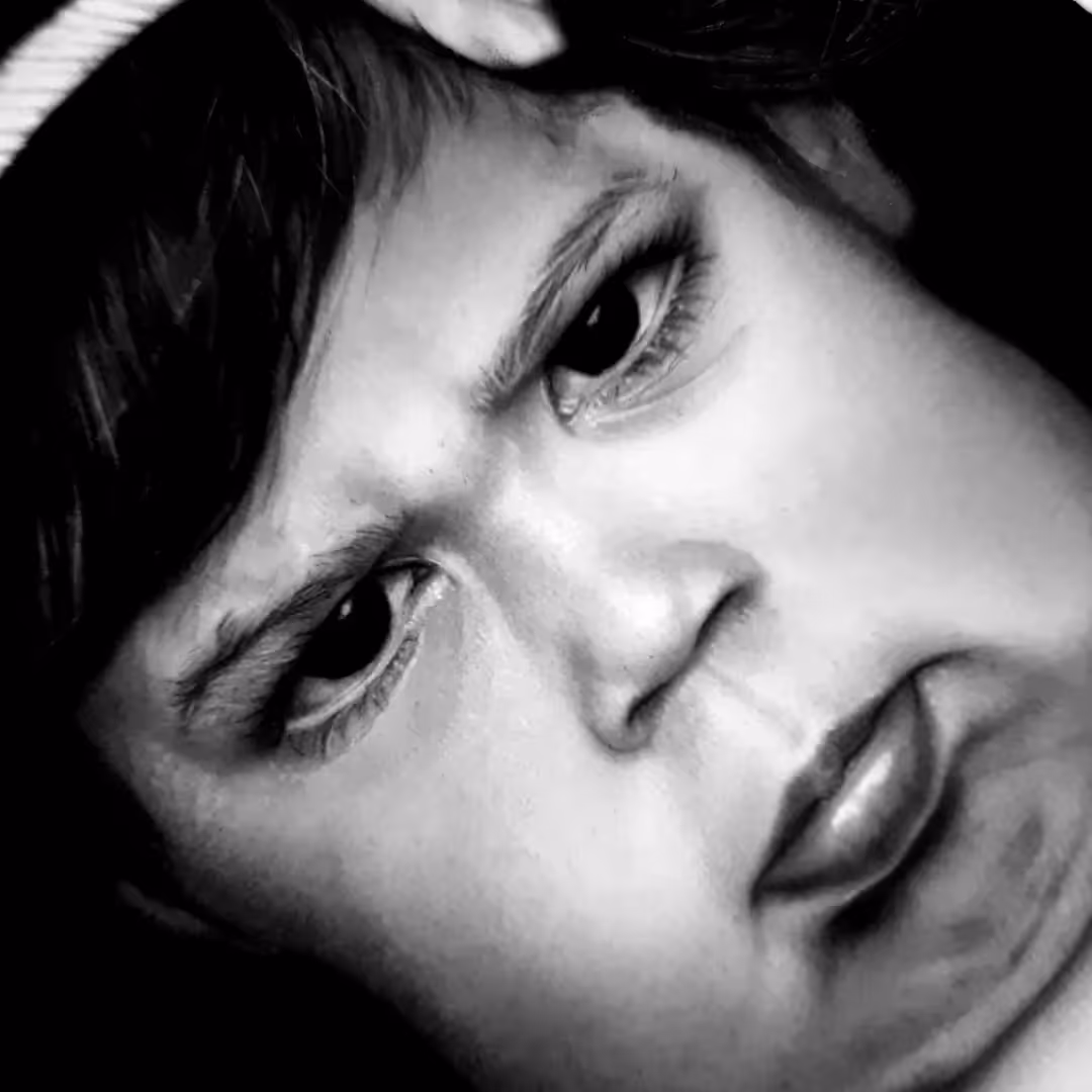 نقاشی سیاهقلم چهره کودک  سایز a4