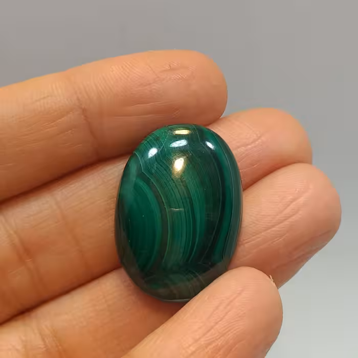 نگین مالاکیت کنگو سایز درشت وخاص وزیبا مناسب کارهای خاص