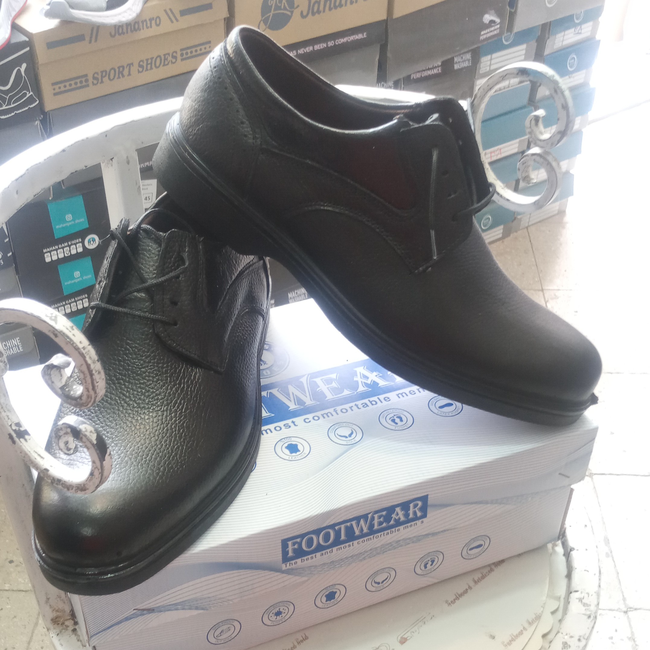 کفش چرم گاوی سوپر سایز 