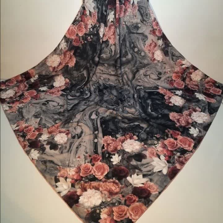 روسری گلدار جذاب
