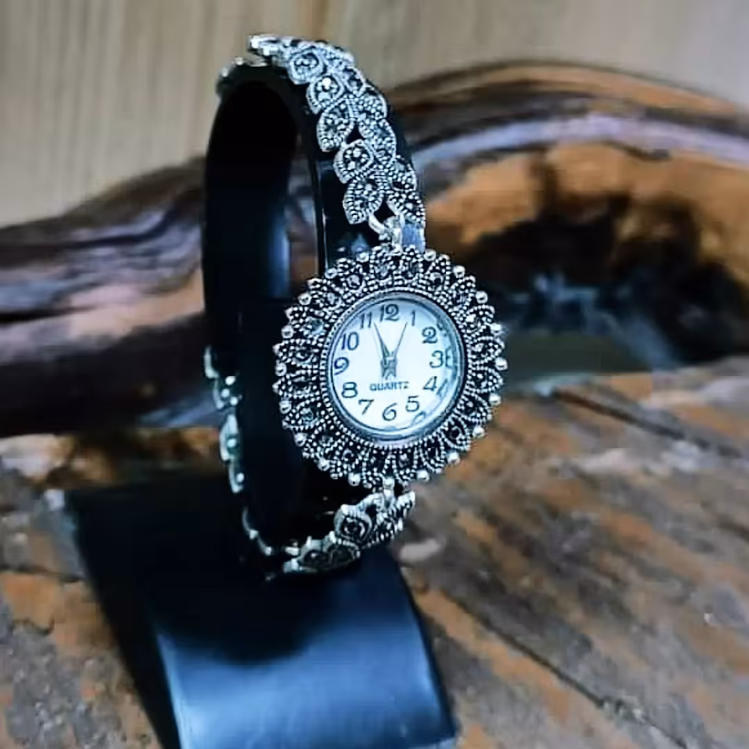 ساعت طرح نقره 