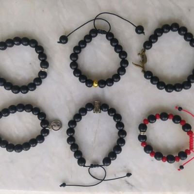 دستبند انیکس مشکی