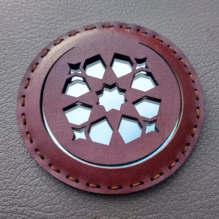 آینه چرم طبیعی دستدوز طرح اسلیمی