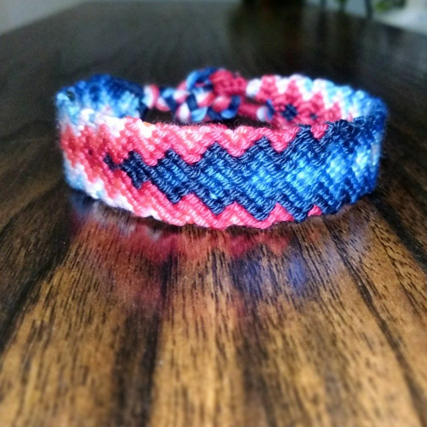 دستبند دوستی رنگی رنگی طرح شعله در   هفت رنگ جذاب و متنوع  