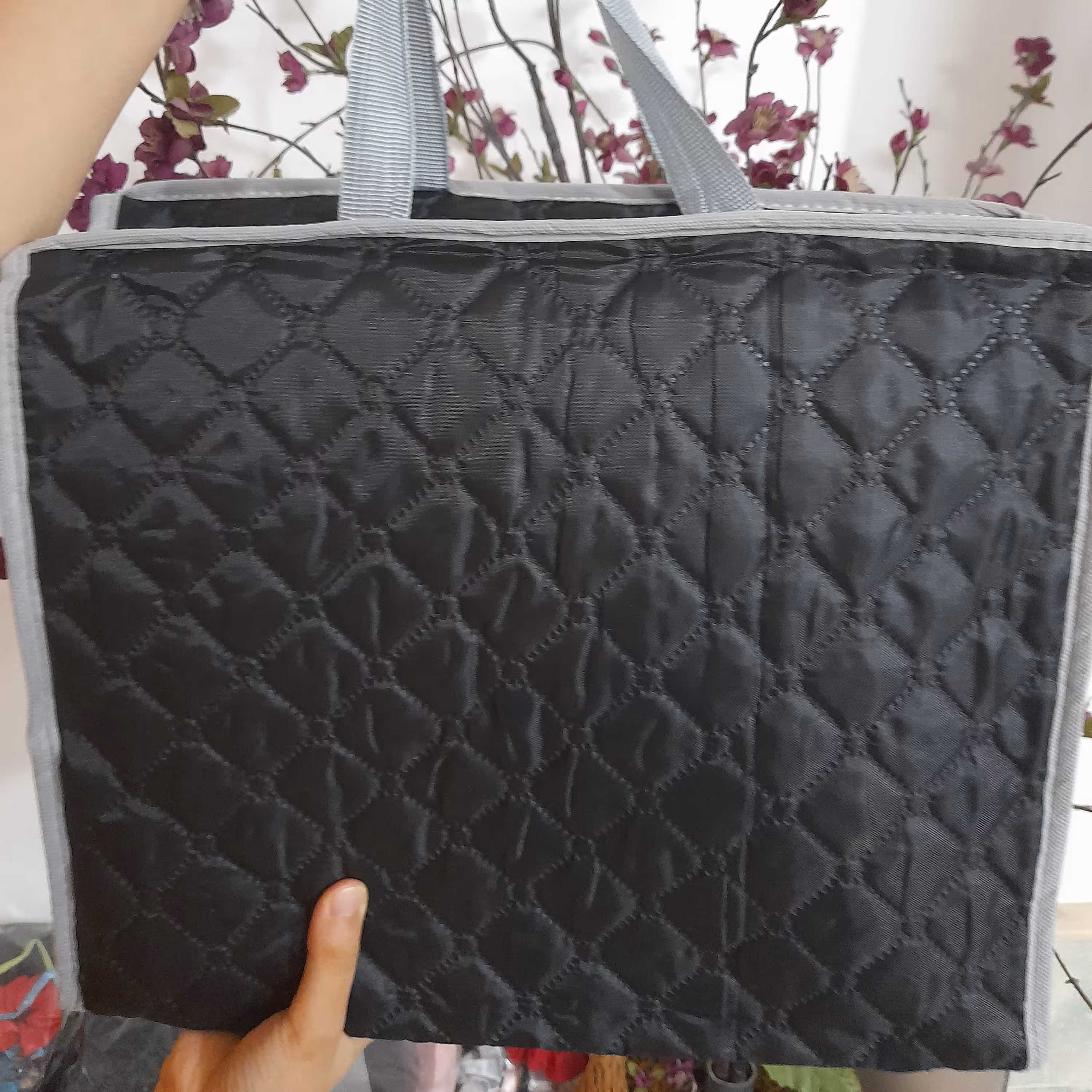 زیرانداز مسافرتی ضدآب   با ضخامت و مقاومت بالا .