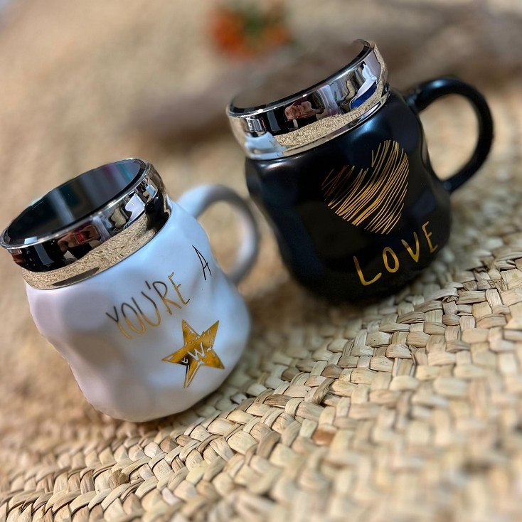 ماگ سرامیکی در آیینه