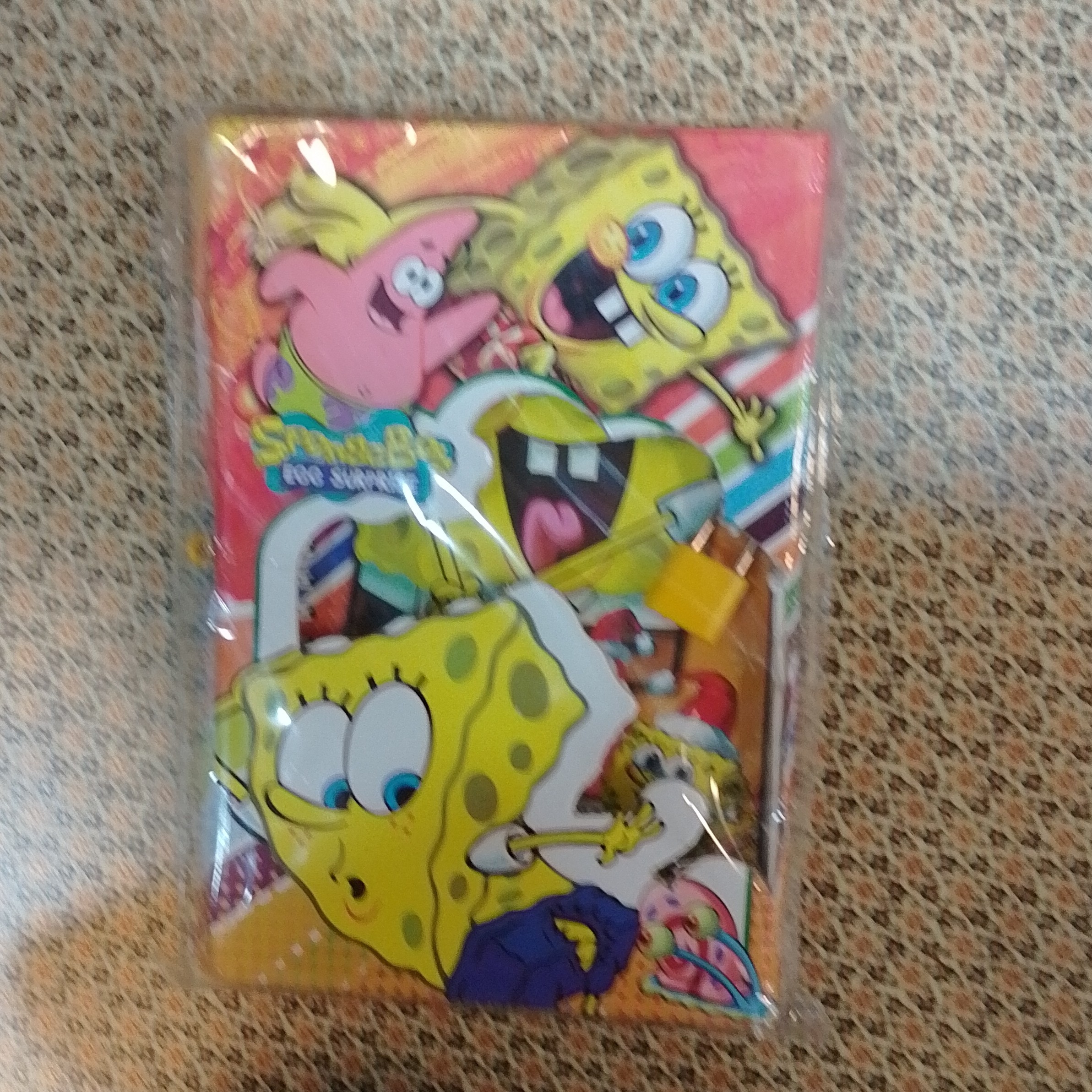 دفتر خاطرات قفل دار فانتزی در طرح باب اسفنجی SPONGER BOB سایز 21 در 13 سانتیمتر