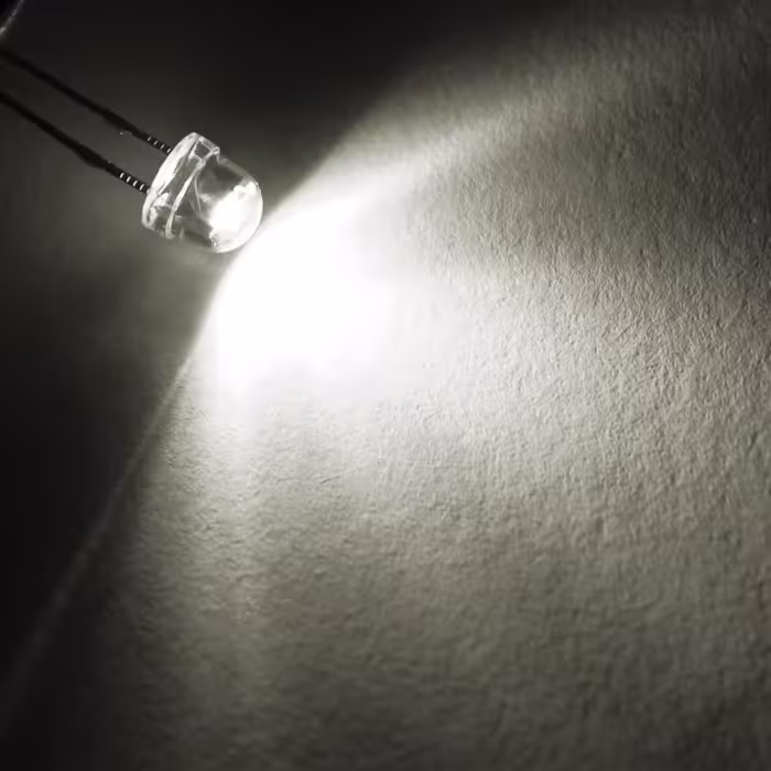 ال ای دی کلاهی سفید بسته 10 تایی چیپ بزرگ (LED 5mm)