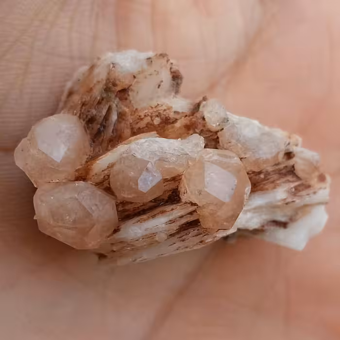 نمونه فوق کلکسیونی آنالیسم بلور درشت خاص روی بستر باریت محشر بسیااا اار زیبا 100 در 100 طبیعی خارق العاده و تک
