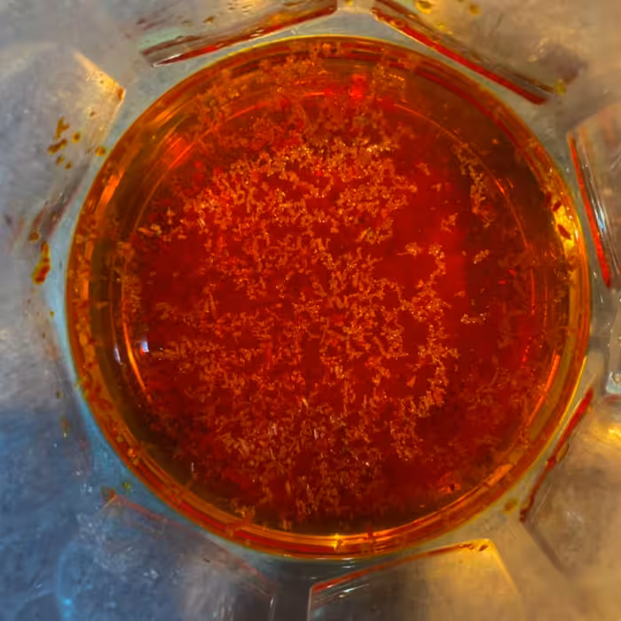 زعفران یک مثقالی درجه یک قائنات سرگل شکسته با عیار بالا  به همراه اشانتیون