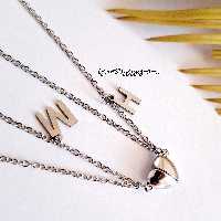 ست گردنبند حروف با حروف دلخواه شما و مگنت قلبی ( ست گردنبند مگنتی قلبی گردنبند ست حروف)