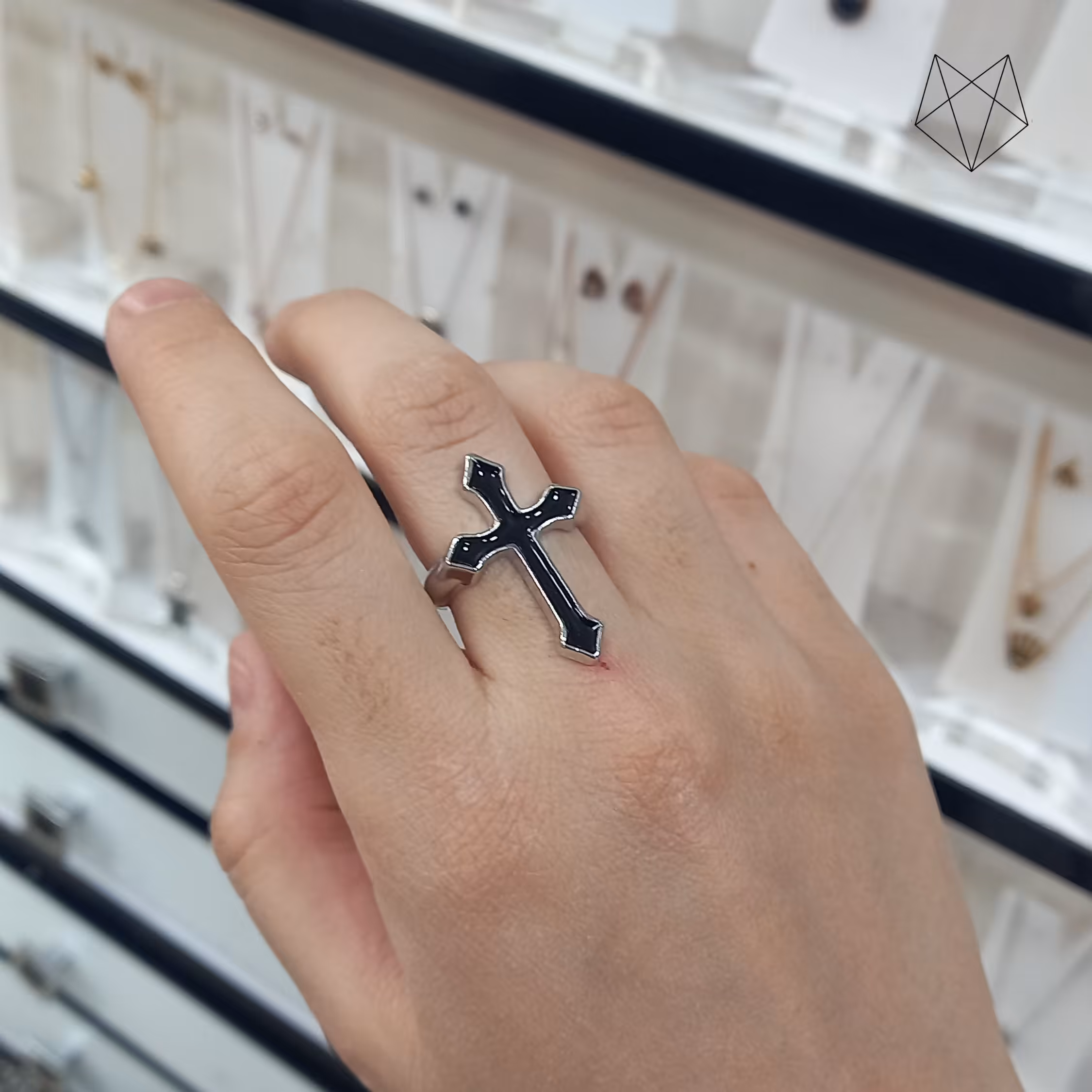 انگشتر صلیب استیل رنگ ثابت رنگ نقره ای مشکی فری سایز