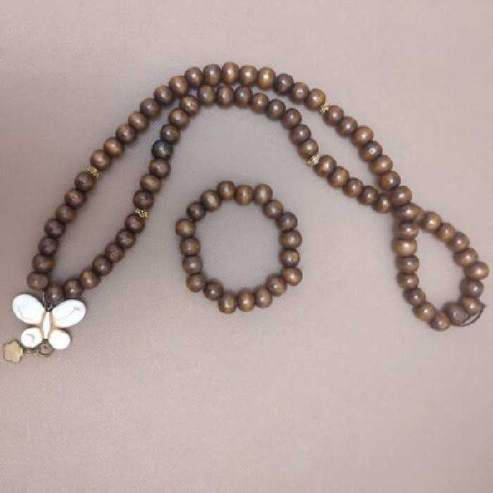 گردنبند و دستبند چوبی کادویی