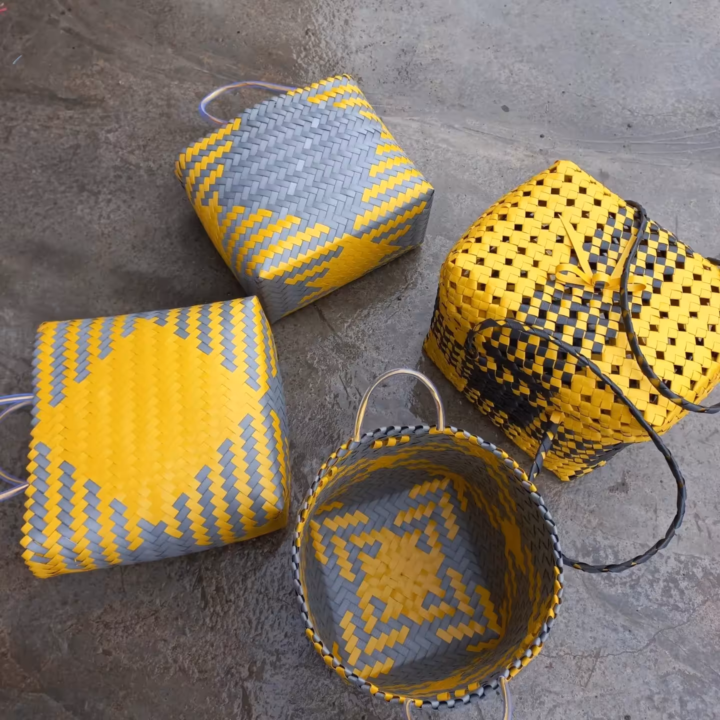      ست    صنایع دستی (مدل گره ای   مدل  کجراه       فقط قیمت    باکس گرد   نوشته شده  