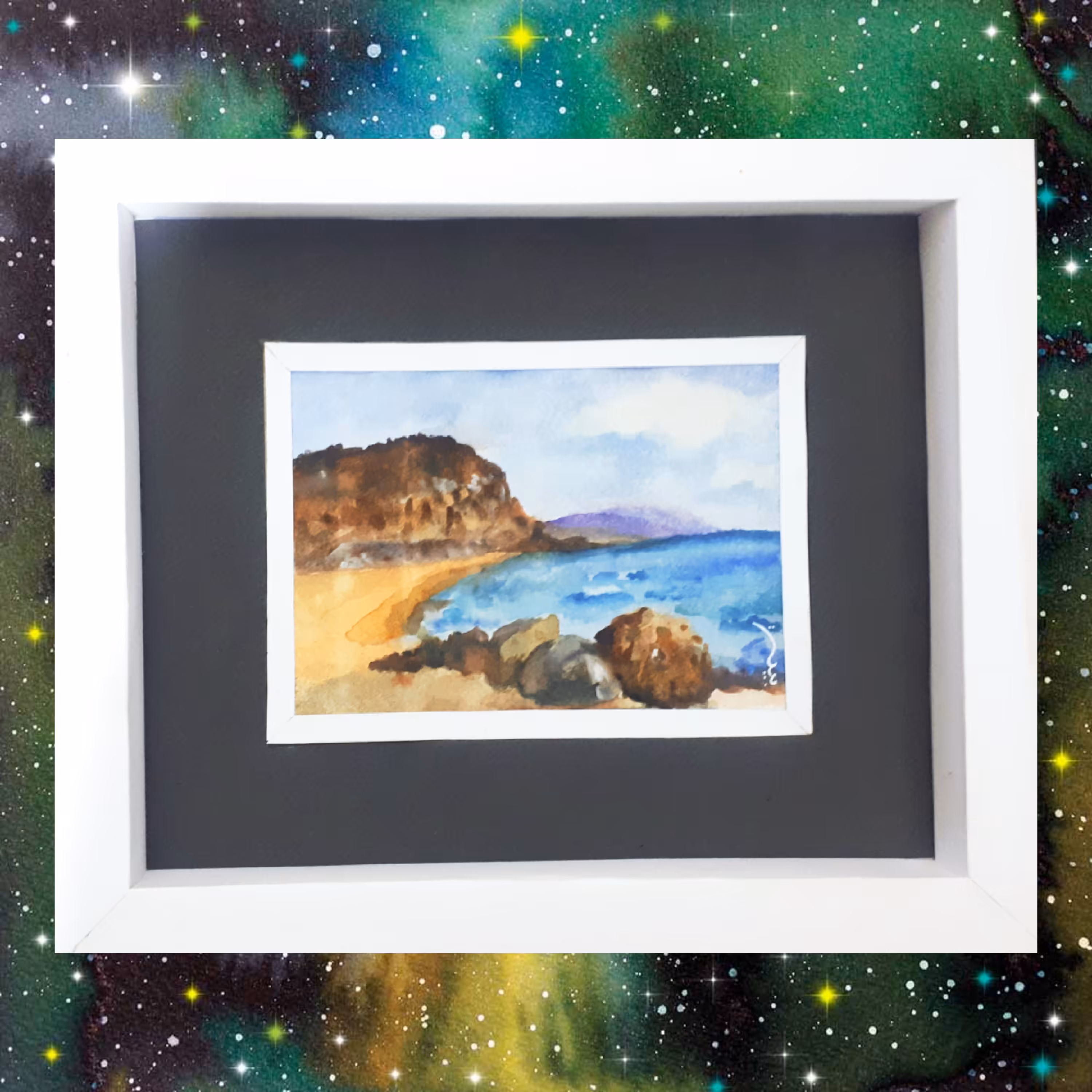 تابلو  نقاشی آبرنگ طرح ساحل سنگی 