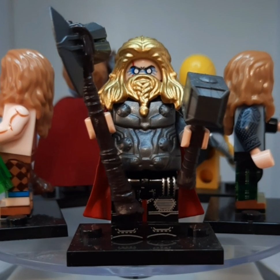 آدمک لگو ثور طلایی mg0199