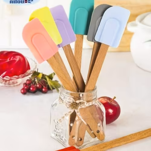 کفگیر و لیسک سیلیکونی دسته چوبی