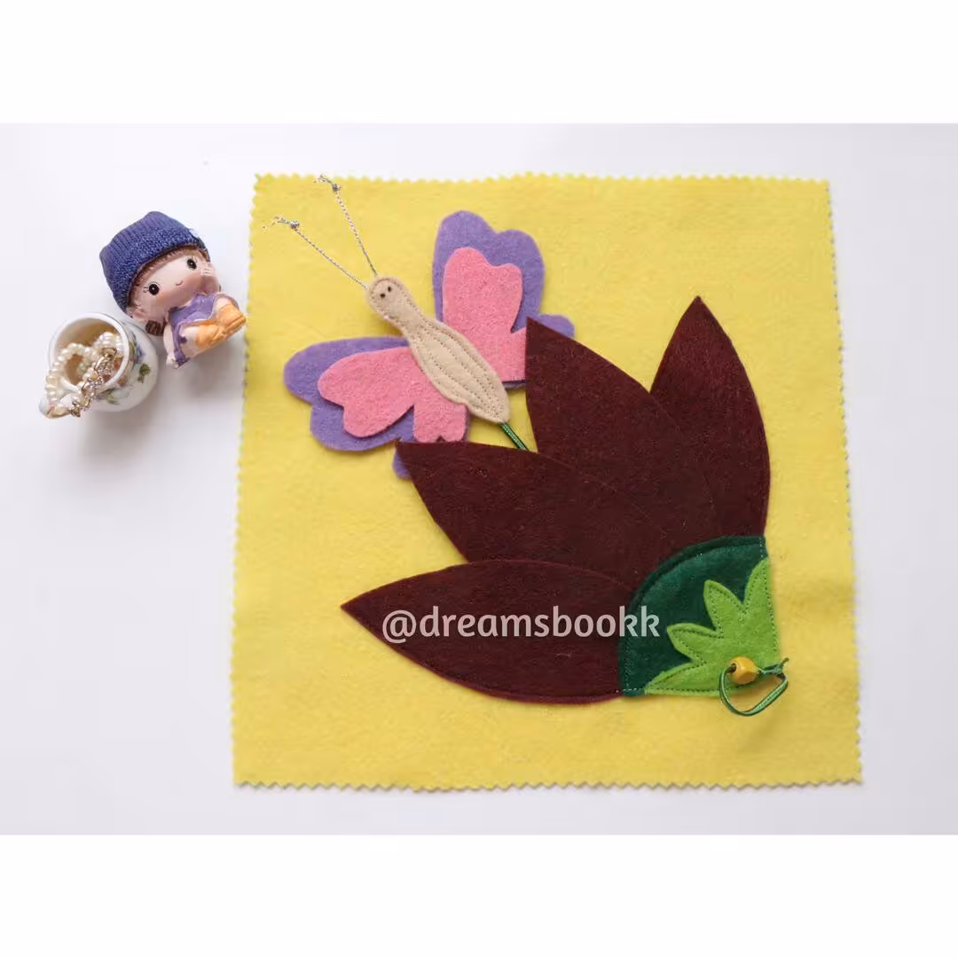 برگی از کتاب نمدی گل