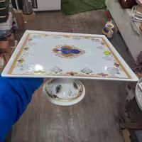 ظرف شیرینی و کیک خوری چهارگوش چینی اب طلا کاری شده برند هوم کینگ