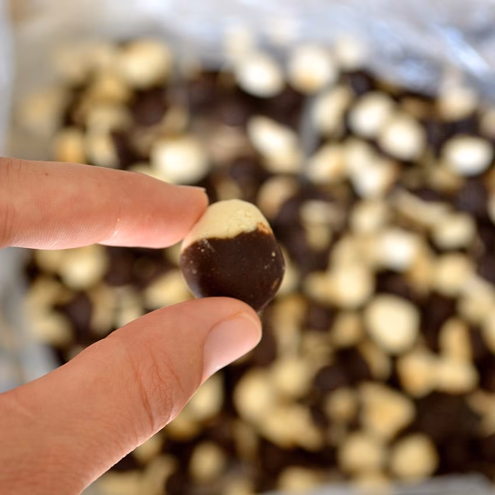  قره قروت  دو رنگ  ترش و ملس