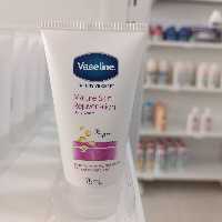 کرم دست کلاژن ساز وازلین Vaseline