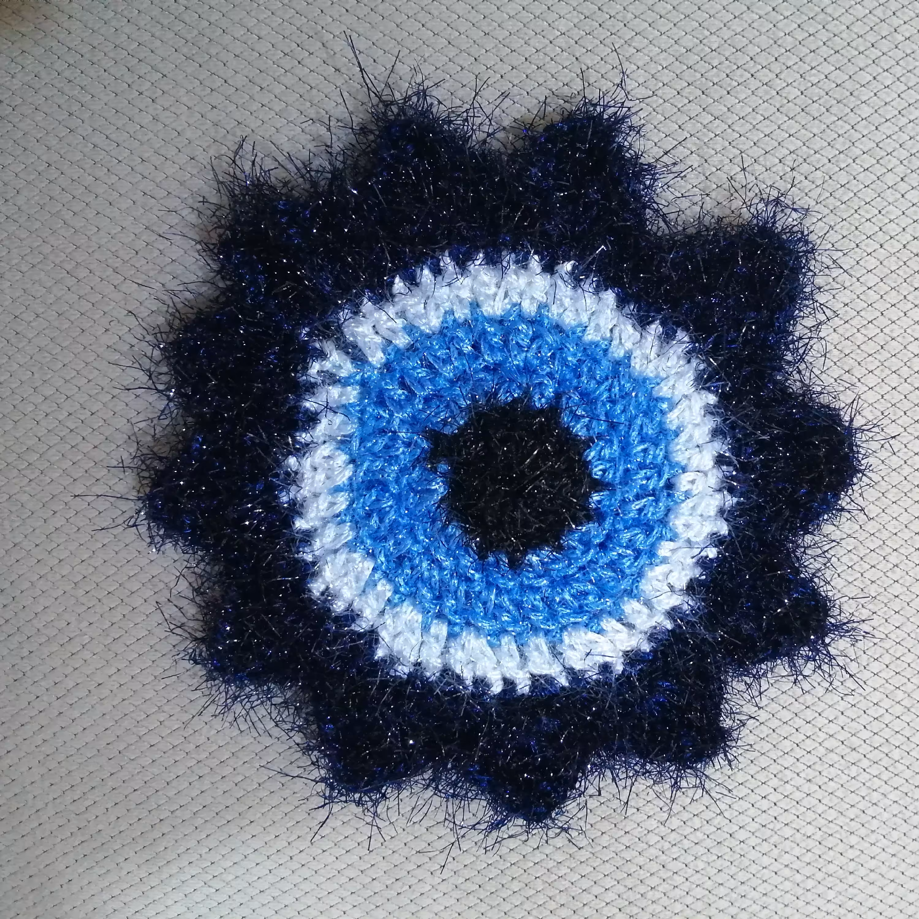 اسکاج چشم زخم با کاموای سوزنی دولایه وخیلی کار بردی 